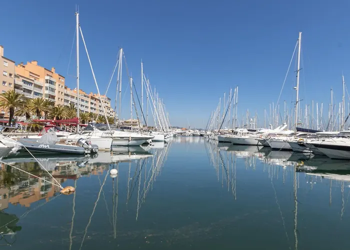 Port De La Gavine I-4 By Interhome Єр